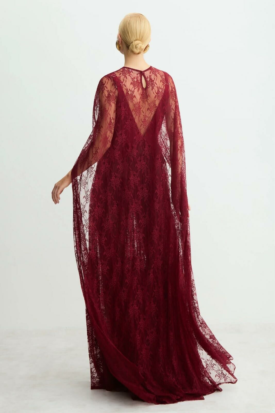Imagem de Blusa Capa Alongada Em Renda Vinho Zen